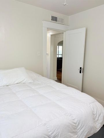 1425 N Wilson Avenue, Fresno, CA 93728