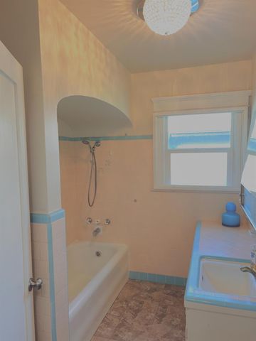 1425 N Wilson Avenue, Fresno, CA 93728