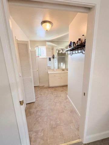 1425 N Wilson Avenue, Fresno, CA 93728