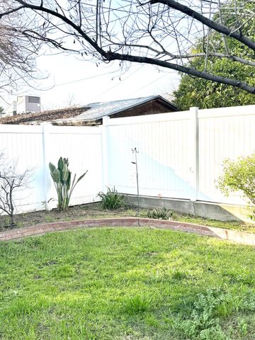 1425 N Wilson Avenue, Fresno, CA 93728