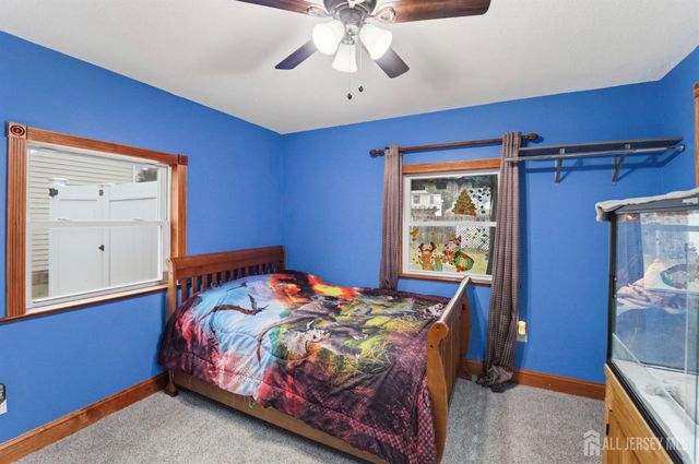 27 Glenville Road, Edison, NJ 08817