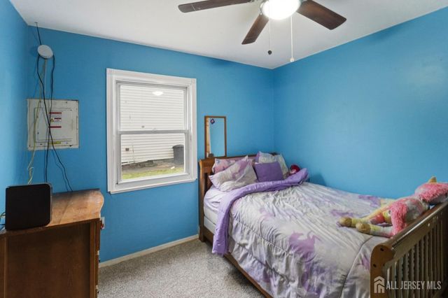 27 Glenville Road, Edison, NJ 08817