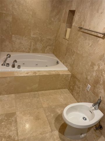 650 Ocean Dr 5A, Key Biscayne, FL 33149