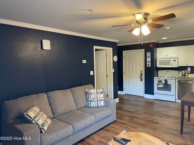 530 Little River Farm Boulevard 105 D, Carthage, NC 28327