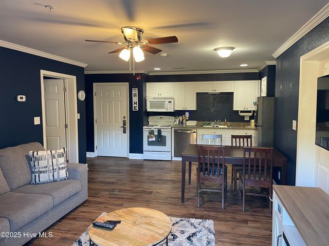 530 Little River Farm Boulevard 105 D, Carthage, NC 28327