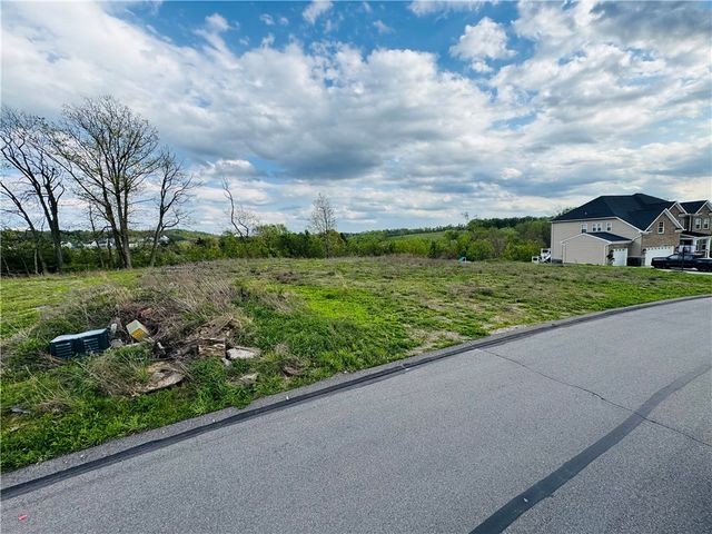 55 Ridgewood Dr, Cecil, PA 15057