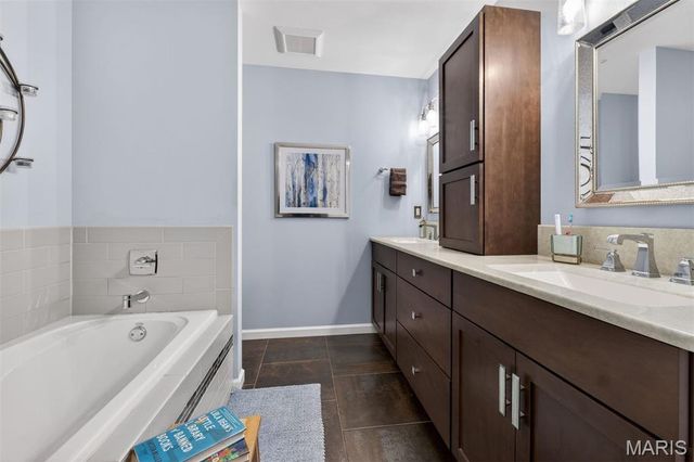 3116 Autumn Shores Drive, Maryland Heights, MO 63043