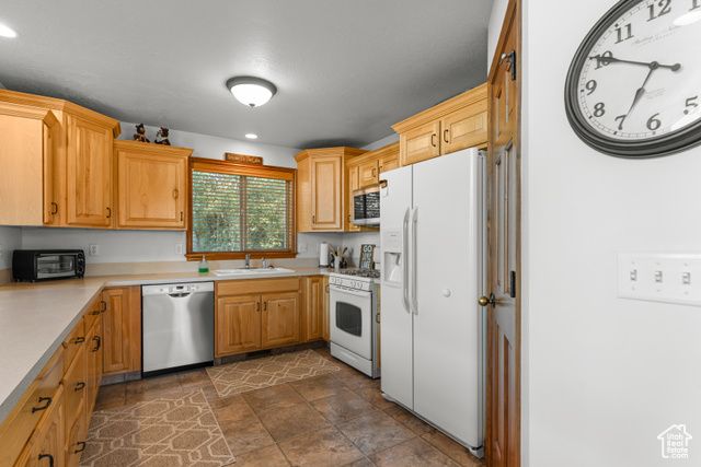 1340 N TRAPPER LOOP, Garden City, UT 84028