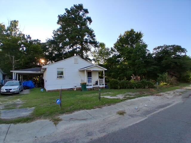 27 N Barfield Street, Manning, SC 29102