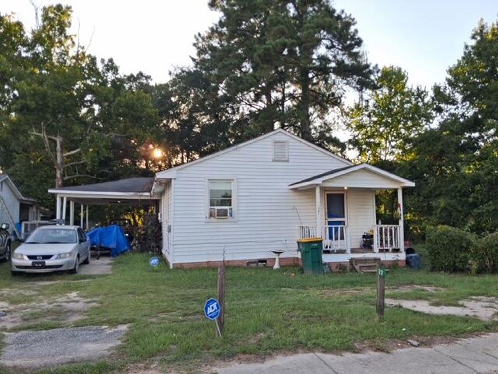 27 N Barfield Street, Manning, SC 29102