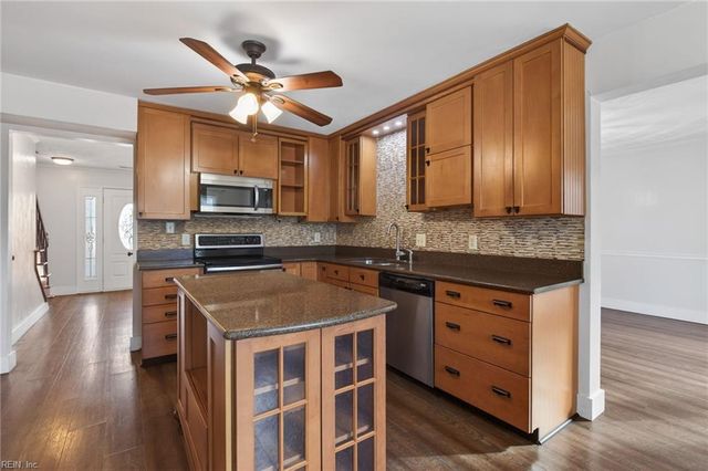 1528 Plantation Lakes CIR, Chesapeake, VA 23320