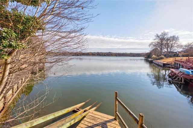 1528 Plantation Lakes CIR, Chesapeake, VA 23320