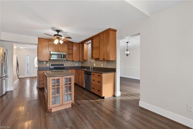 1528 Plantation Lakes CIR, Chesapeake, VA 23320