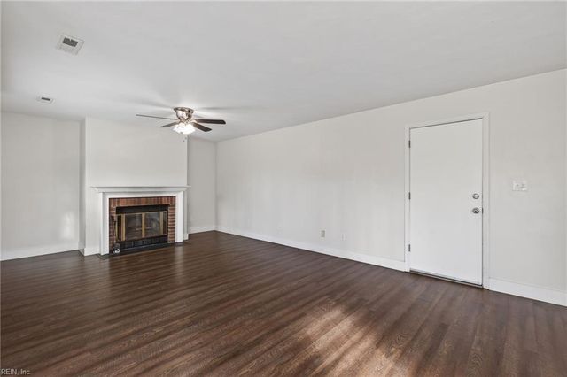 1528 Plantation Lakes CIR, Chesapeake, VA 23320