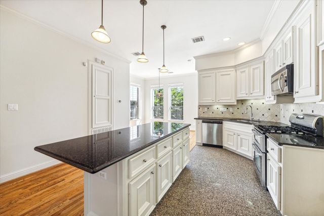 1231 W Pierce Street, Houston, TX 77019