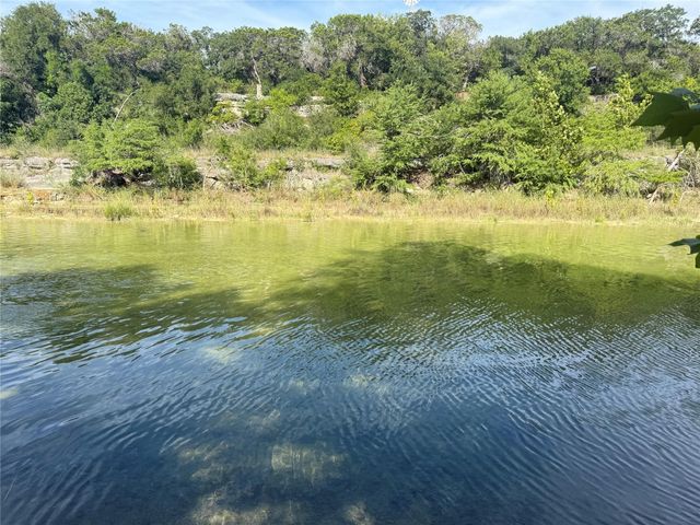 2 Meridian DR, Wimberley, TX 78676