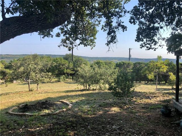 2 Meridian DR, Wimberley, TX 78676