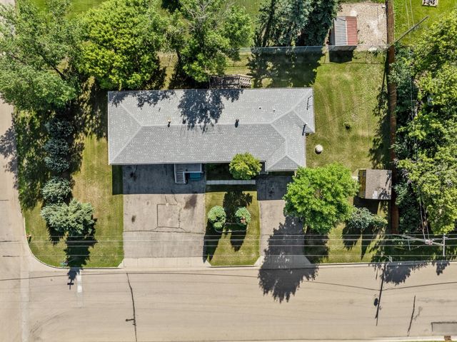 3301 1st Street SE, Minot, ND 58701