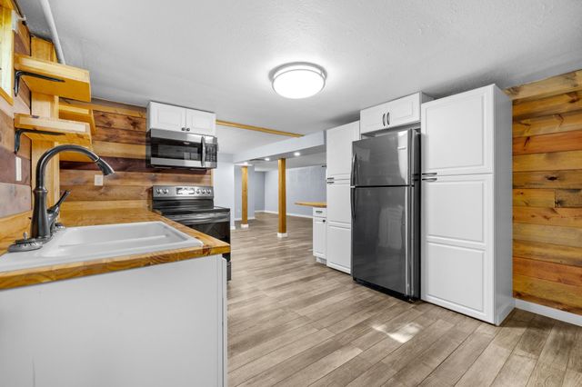 3301 1st Street SE, Minot, ND 58701