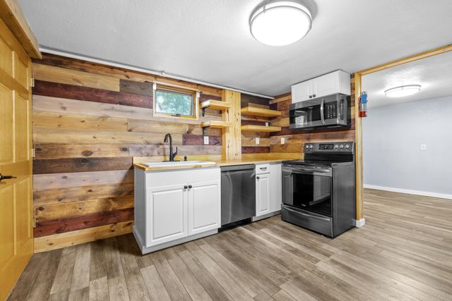 3301 1st Street SE, Minot, ND 58701