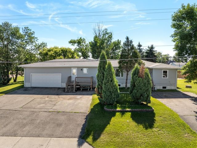 3301 1st Street SE, Minot, ND 58701