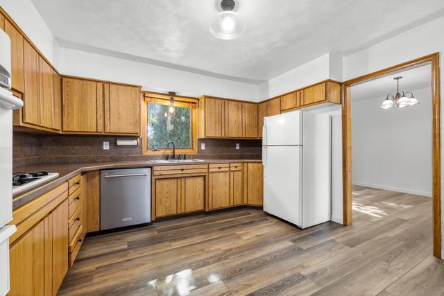 3301 1st Street SE, Minot, ND 58701