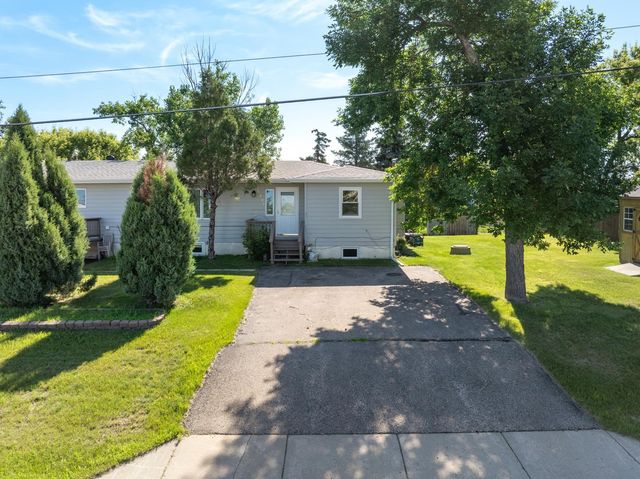 3301 1st Street SE, Minot, ND 58701