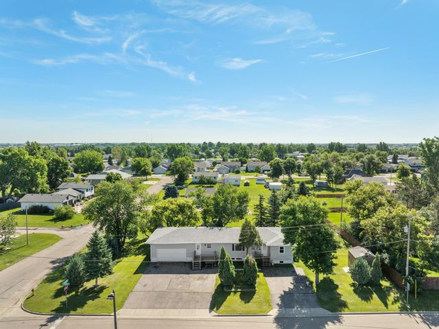 3301 1st Street SE, Minot, ND 58701