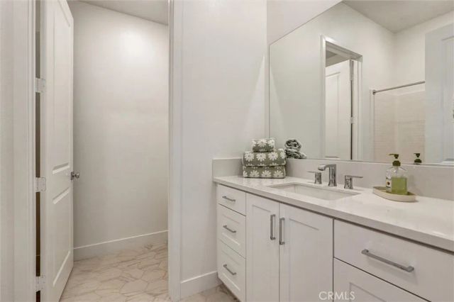 29455 Corte Halcon, Valencia, CA 91354