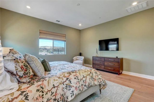 29455 Corte Halcon, Valencia, CA 91354