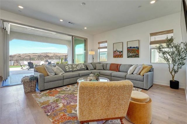 29455 Corte Halcon, Valencia, CA 91354