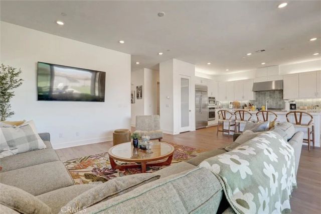 29455 Corte Halcon, Valencia, CA 91354