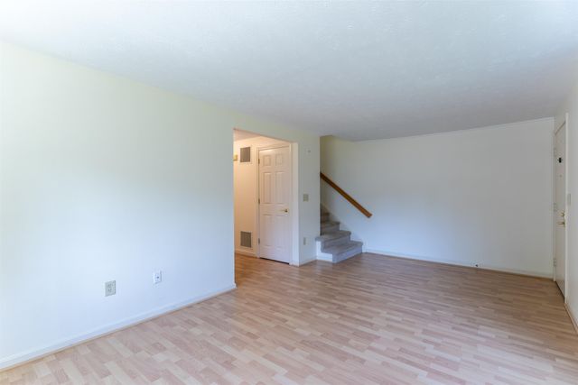 62 Lochmere Lane, Nashua, NH 03063