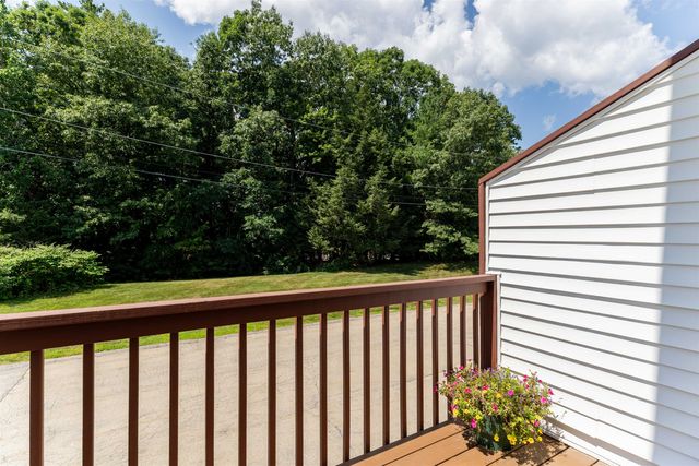62 Lochmere Lane, Nashua, NH 03063