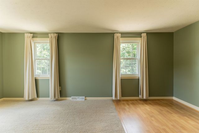 62 Lochmere Lane, Nashua, NH 03063