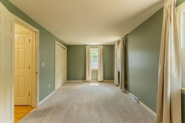 62 Lochmere Lane, Nashua, NH 03063