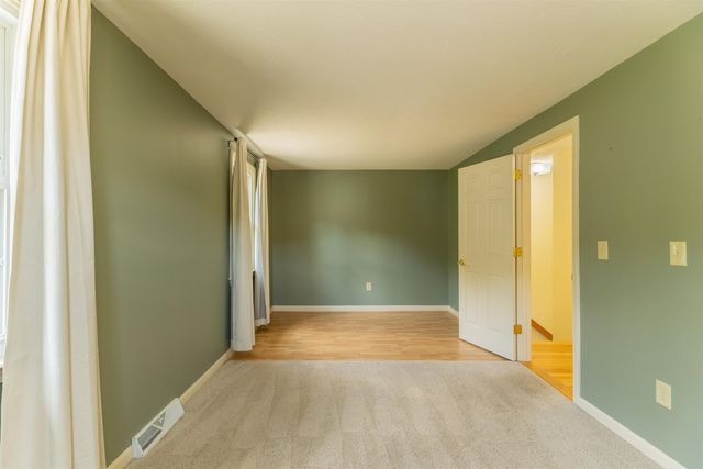 62 Lochmere Lane, Nashua, NH 03063