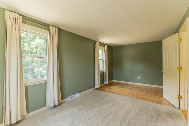 62 Lochmere Lane, Nashua, NH 03063