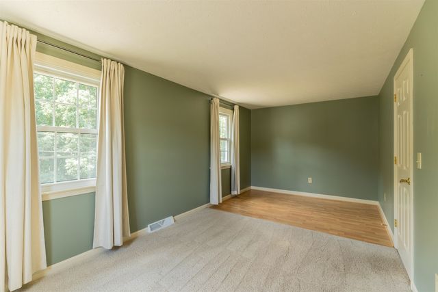 62 Lochmere Lane, Nashua, NH 03063