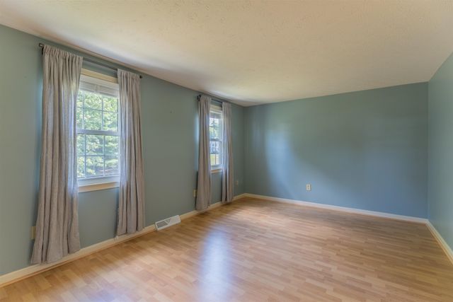 62 Lochmere Lane, Nashua, NH 03063