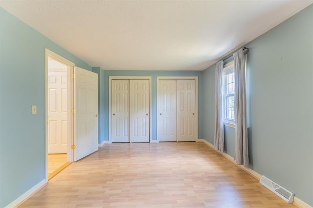 62 Lochmere Lane, Nashua, NH 03063