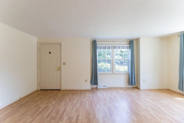 62 Lochmere Lane, Nashua, NH 03063