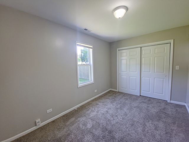 121 Highmoor Drive, Round Lake Park, IL 60073