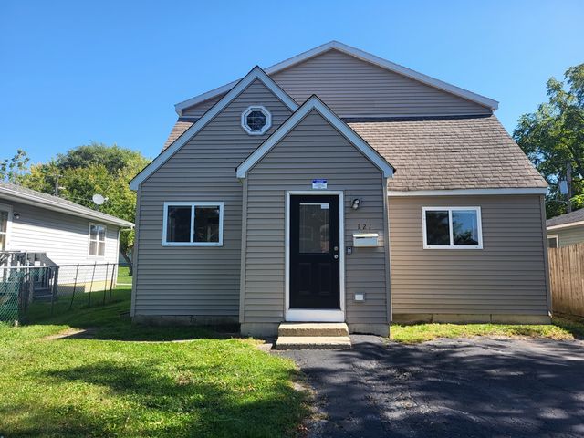 121 Highmoor Drive, Round Lake Park, IL 60073
