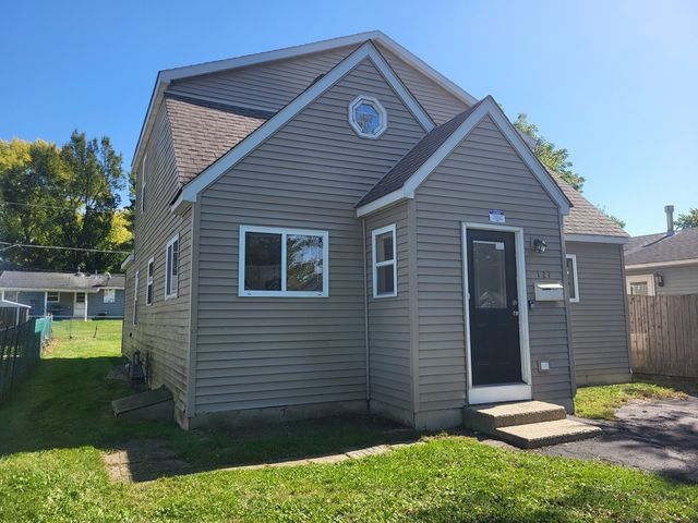 121 Highmoor Drive, Round Lake Park, IL 60073