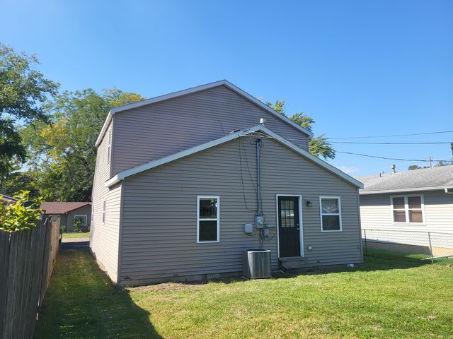 121 Highmoor Drive, Round Lake Park, IL 60073