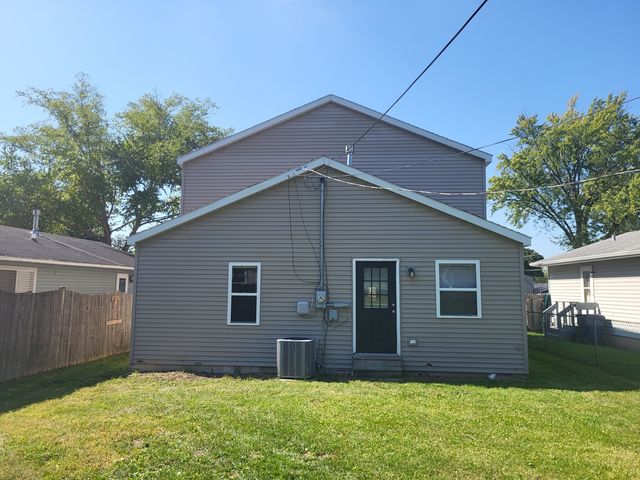 121 Highmoor Drive, Round Lake Park, IL 60073