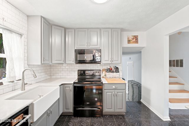 5922 TRIUMPH Lane W, Jacksonville, FL 32244