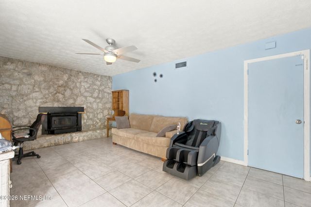 5922 TRIUMPH Lane W, Jacksonville, FL 32244