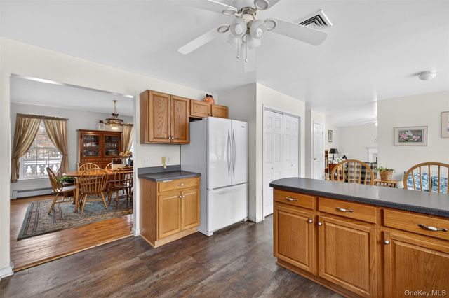 6 Jill Marie Circle, Wallkill, NY 12589